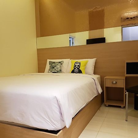 Bold Hotel Джакарта Экстерьер фото