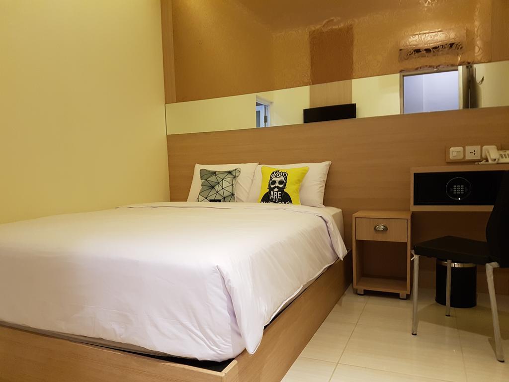 Bold Hotel Джакарта Экстерьер фото